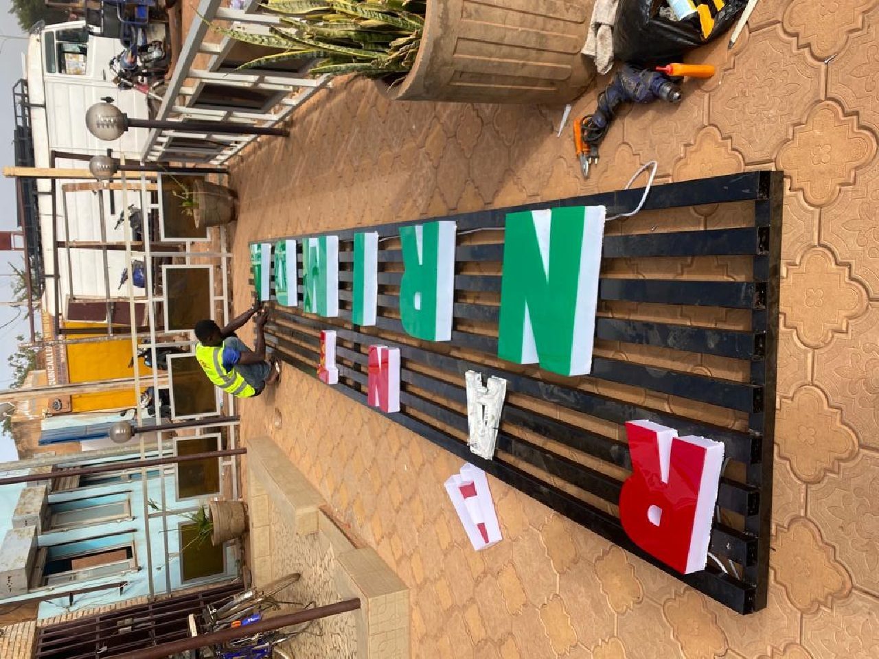 Totems et signalétique événementielle — Africa Print Communication