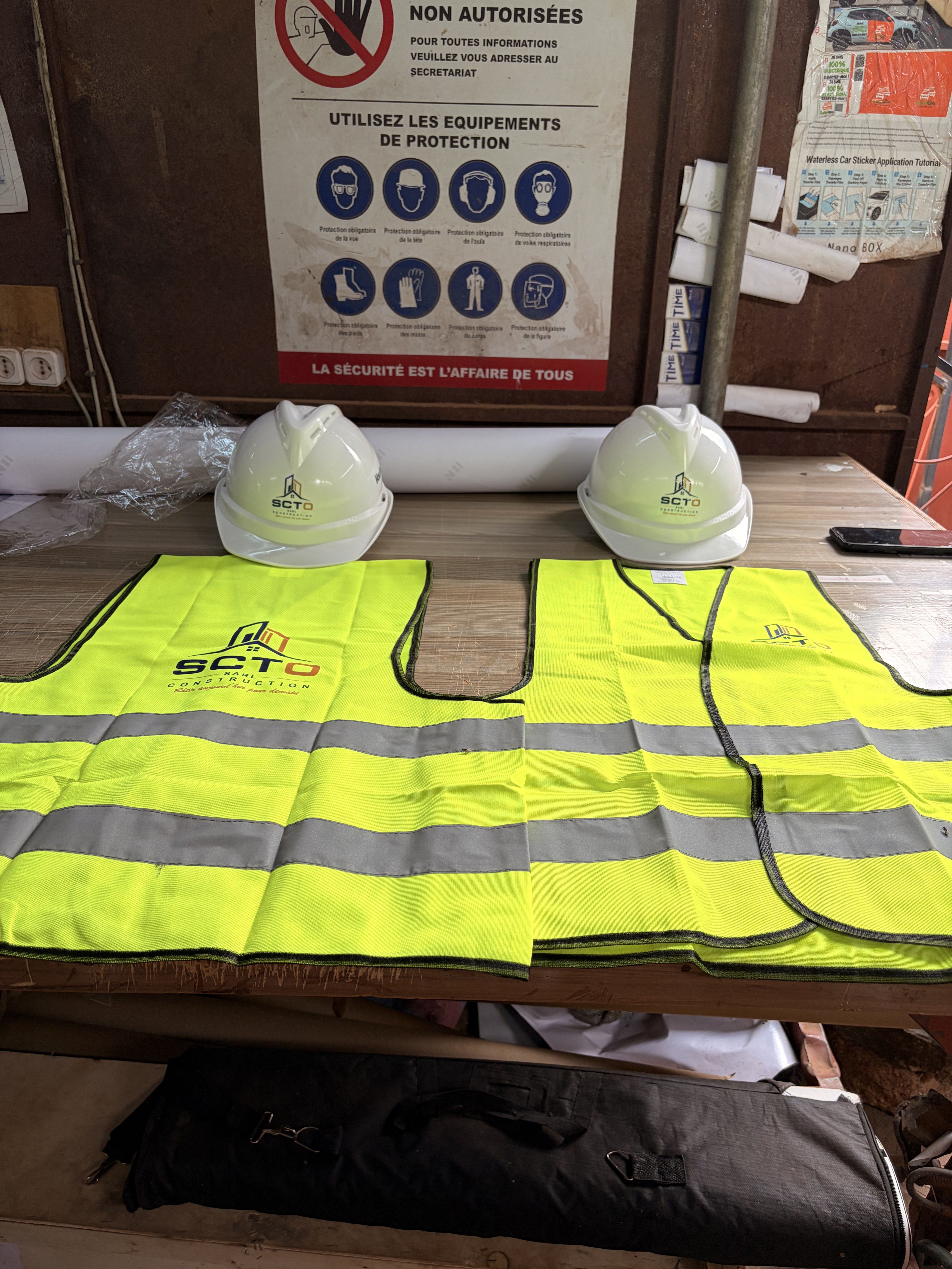 Gilets de Chantier & Sécurité — Africa Print Communication