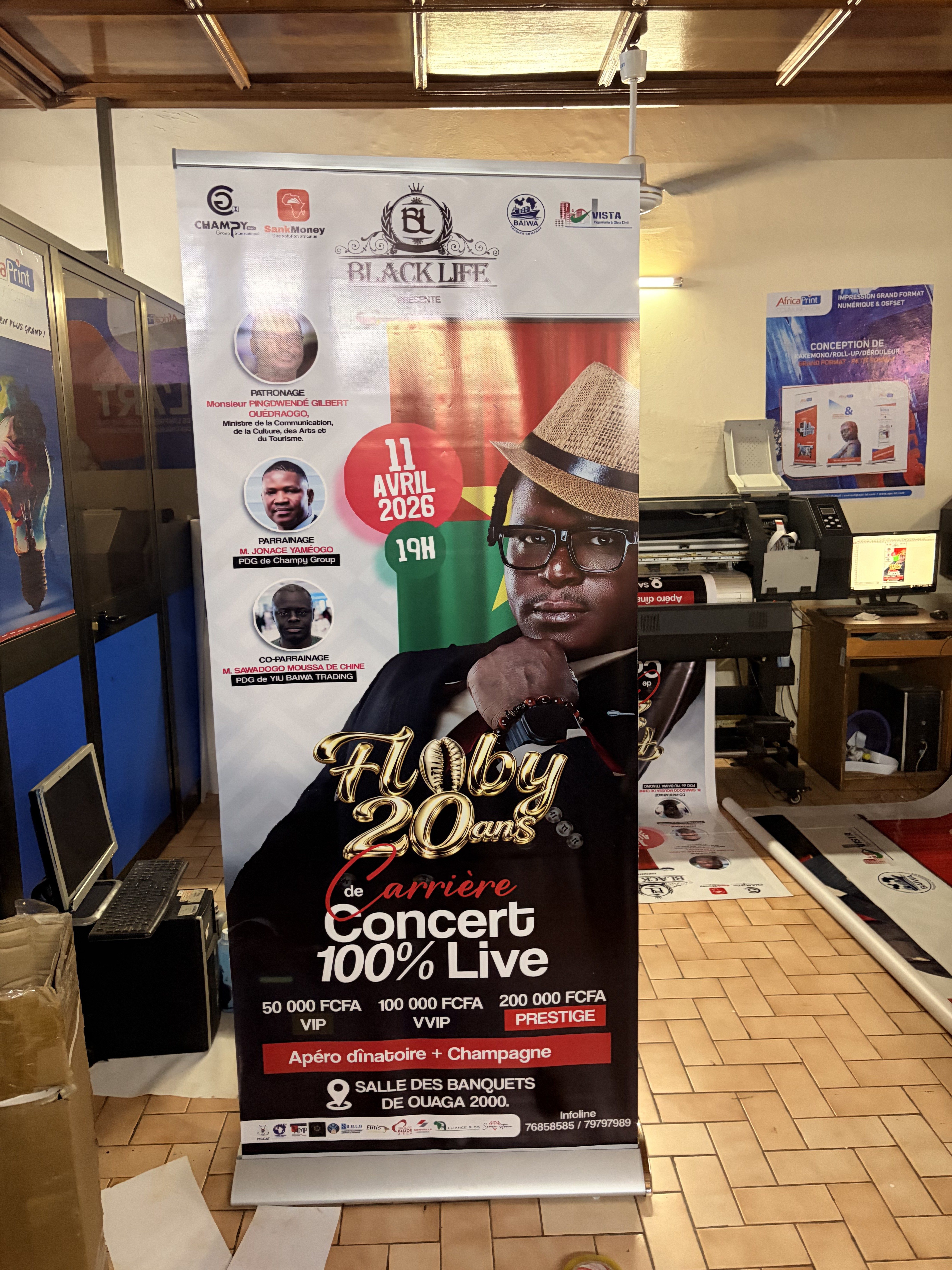 Kakémonos & Roll-up Rétractables — Africa Print Communication